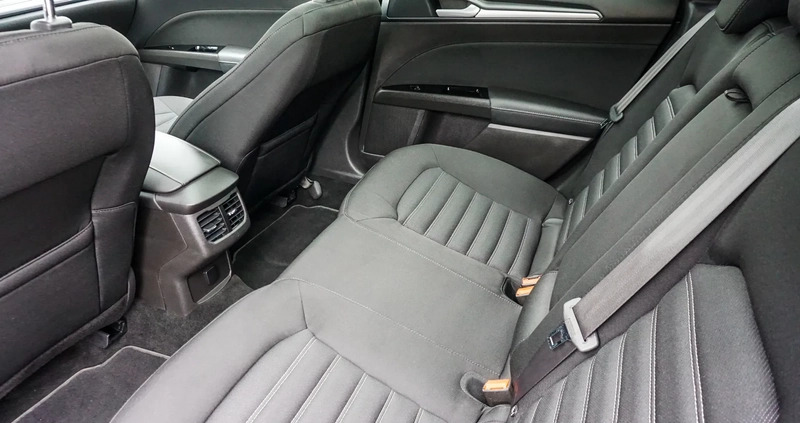 Ford Mondeo cena 68900 przebieg: 60560, rok produkcji 2018 z Tarnogród małe 407